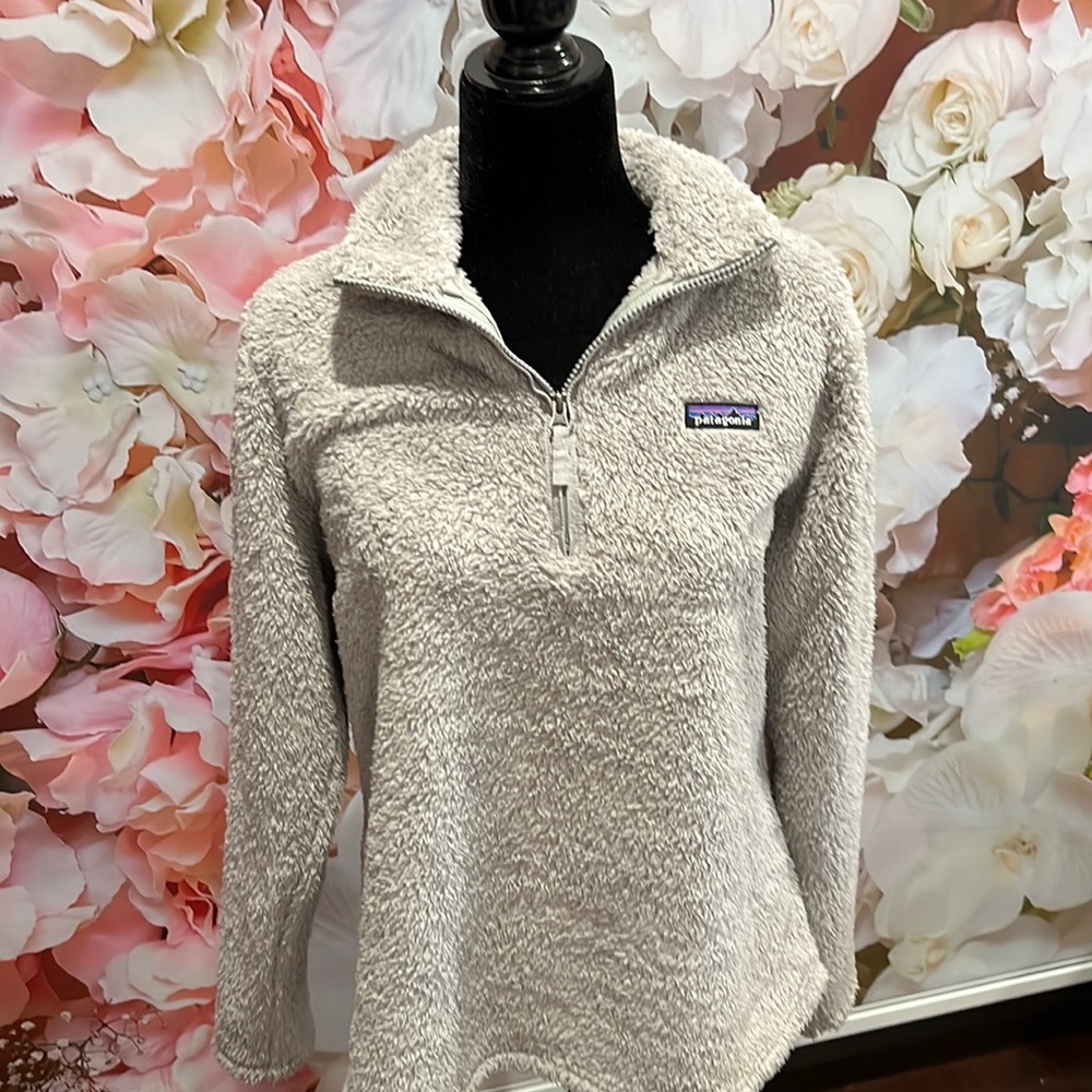 Patagonia Women's Cozy Quarter-Zip Fleece Sweater in Light Taupe